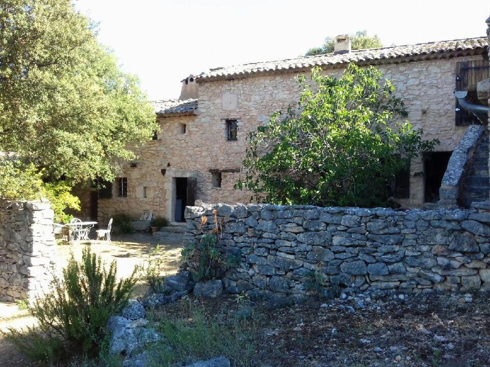Le Jas Des Aiguiers Hotell Saint-Saturnin-d'Apt Eksteriør bilde