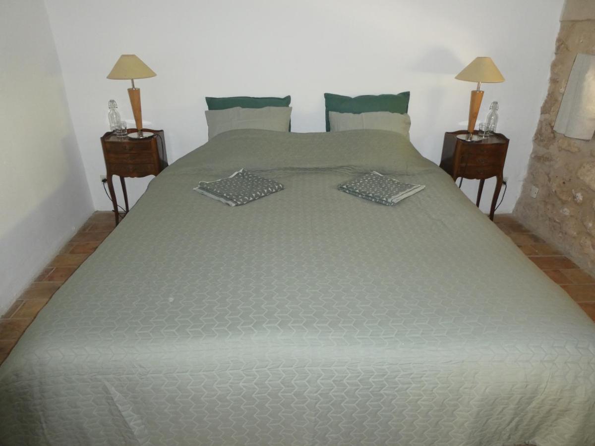 Le Jas Des Aiguiers Hotell Saint-Saturnin-d'Apt Eksteriør bilde